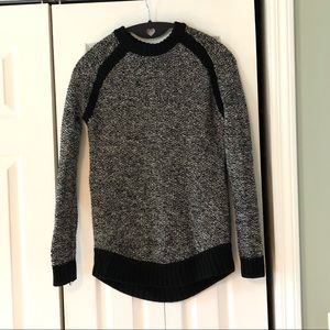 Lululemon size 2 passage sweater. Black angel Wing